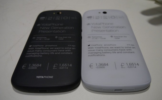 Новейший смартфон от Yota - YotaPhone 2 - его цена, особенности